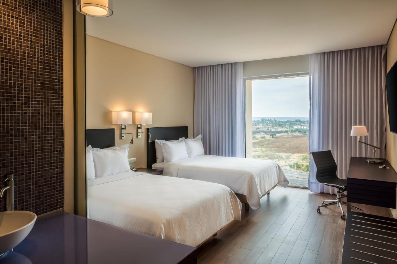 Fiesta Inn Silao Puerto Interior ภายนอก รูปภาพ