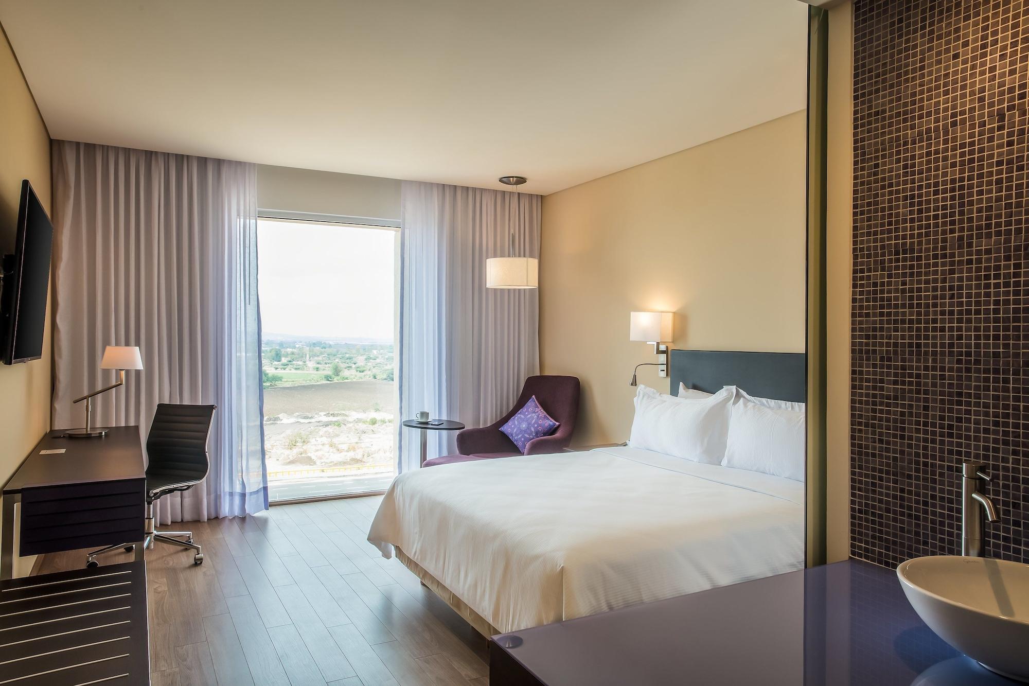 Fiesta Inn Silao Puerto Interior ภายนอก รูปภาพ