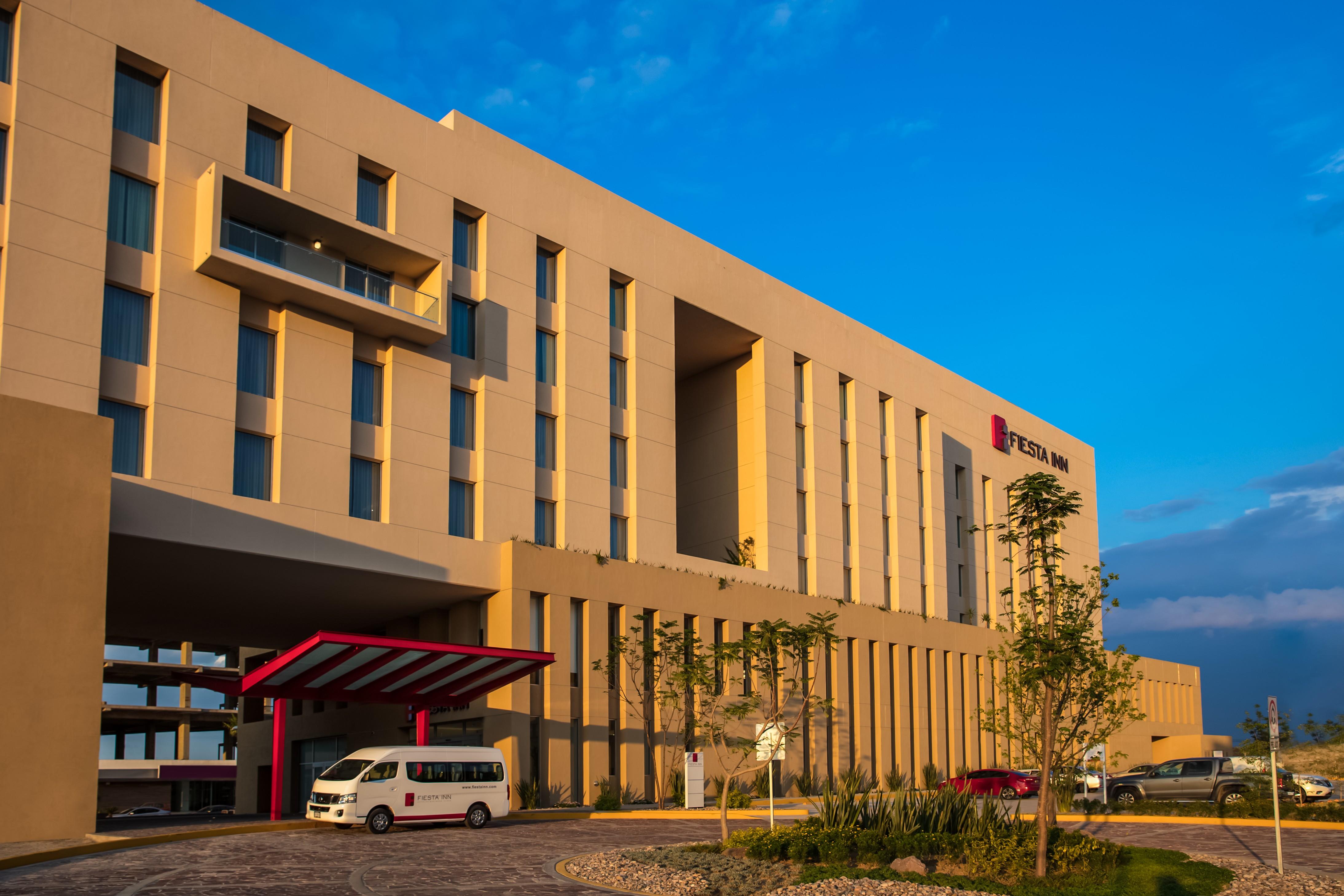 Fiesta Inn Silao Puerto Interior ภายนอก รูปภาพ