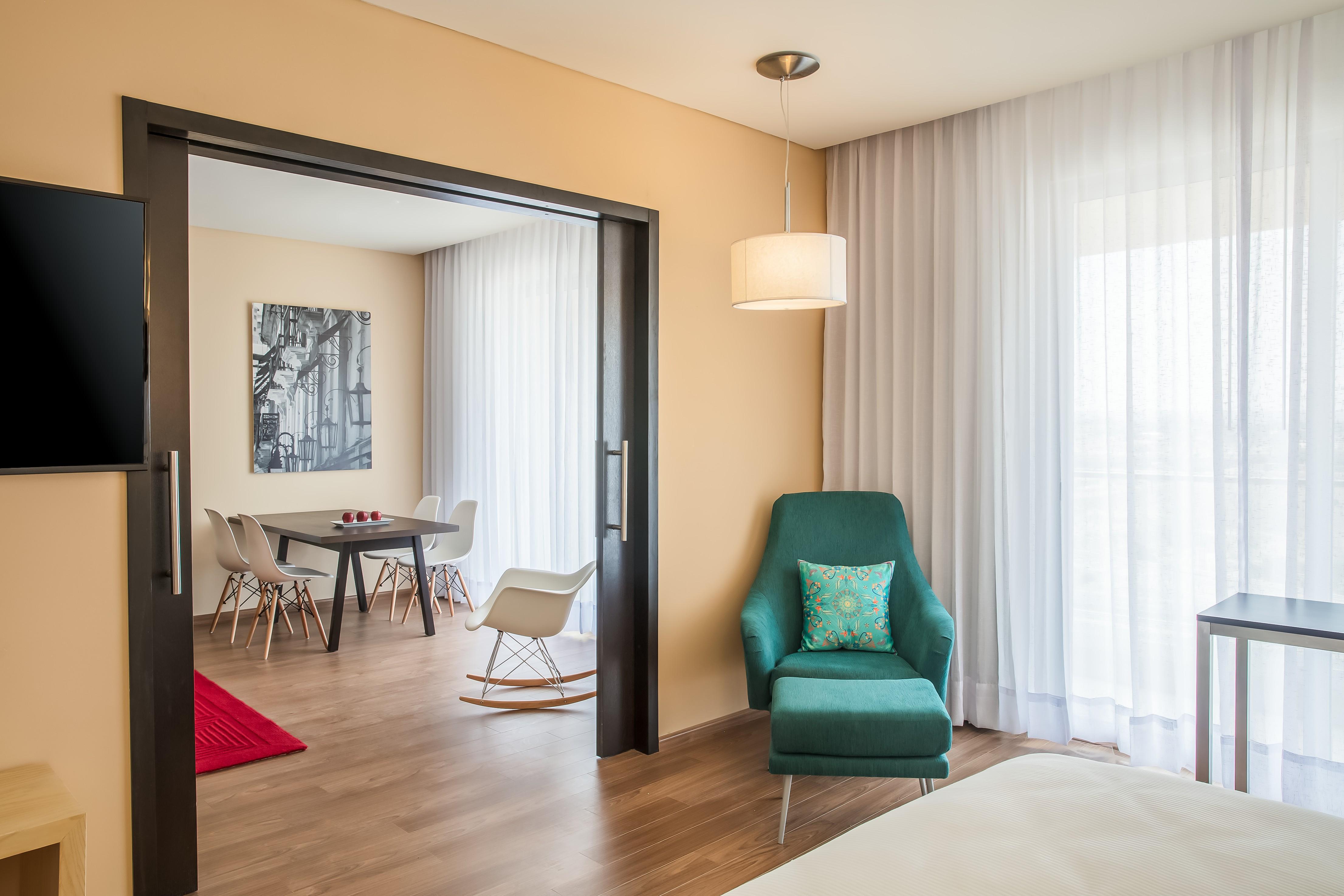 Fiesta Inn Silao Puerto Interior ภายนอก รูปภาพ