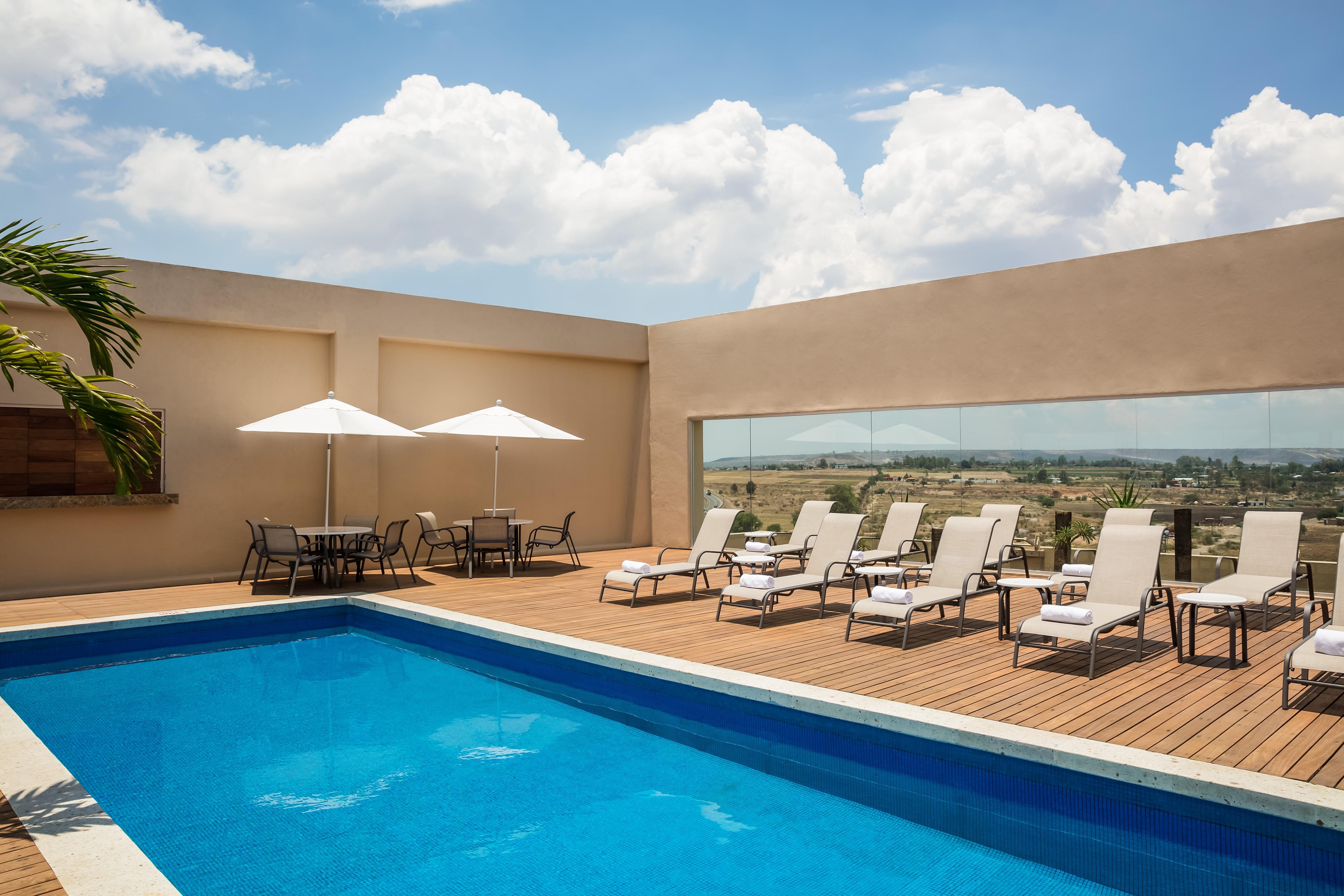 Fiesta Inn Silao Puerto Interior ภายนอก รูปภาพ