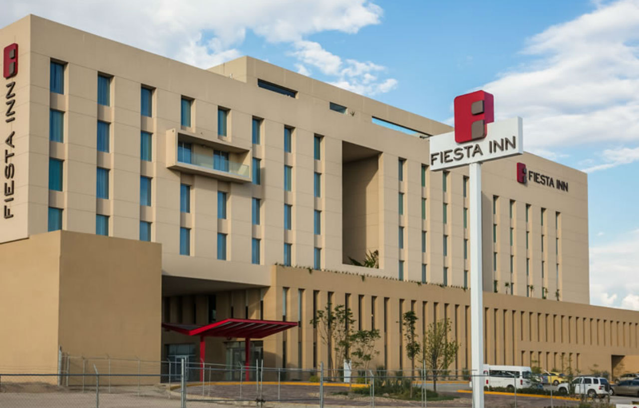 Fiesta Inn Silao Puerto Interior ภายนอก รูปภาพ